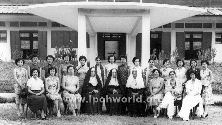 batu_gajah_1956_2_the_staff